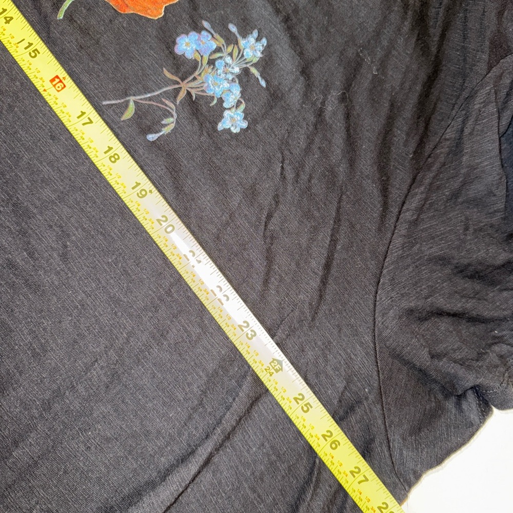 New Torrid Vibe Floral Relaxed Graphic Floral T-shirt Size 5X - Picture 7 of 8